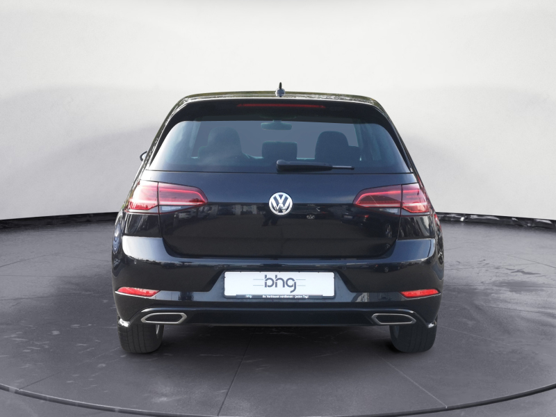 Volkswagen - Golf 2,0TDI DSG R-Line Highline