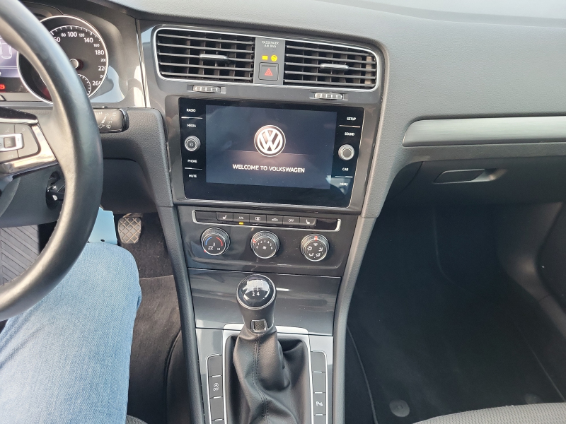 Volkswagen - Golf 1.6 TDI
