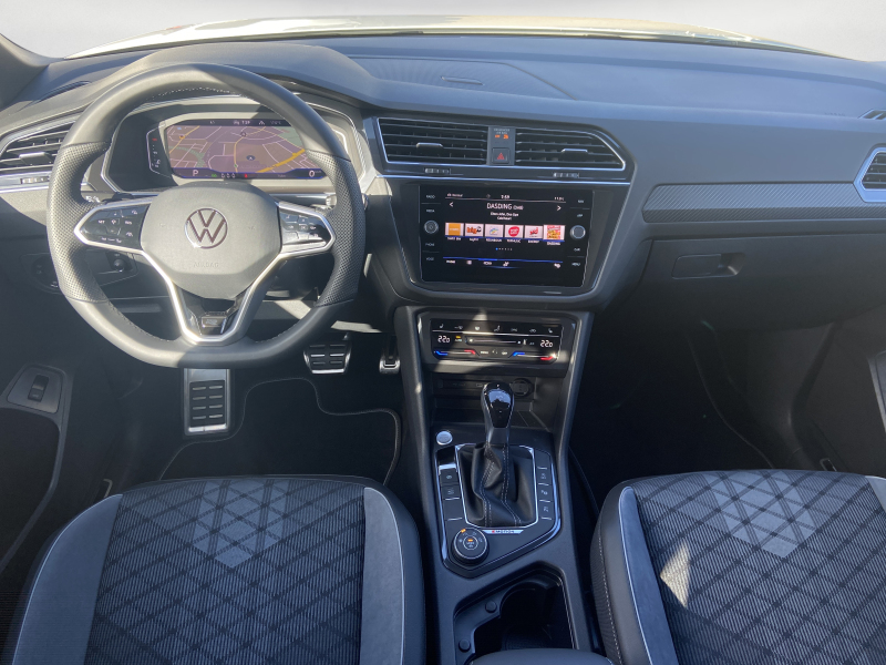 Volkswagen - Tiguan Allspace R-Line 2,0 l TDI SCR 4MOTION  7-Gang-Doppelkupplungsgetriebe DSG ,