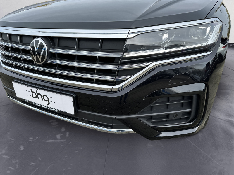 Volkswagen - Touareg Elegance 3.0 TDI 4MOTION R-Line