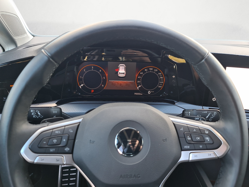 Volkswagen - Golf 2,0 TDI DSG Life Navi Klima