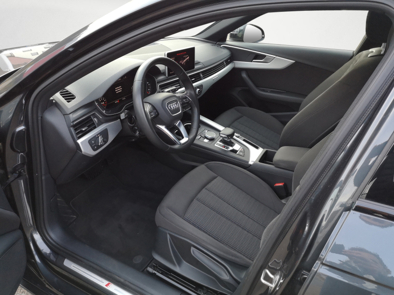 Audi - A4 Avant design 2.0 TFSI quattro 18