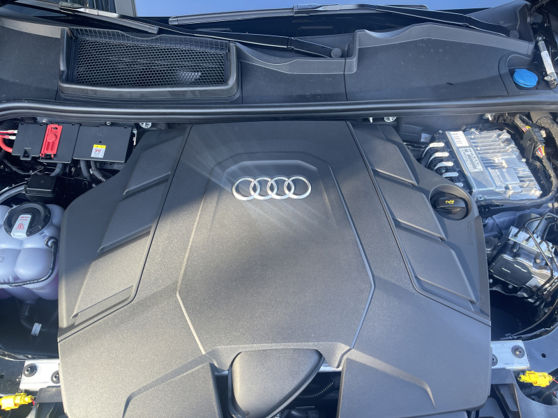 Audi - Q7 S line 55 TFSI quattro 250(340) kW(PS) tiptronic ,