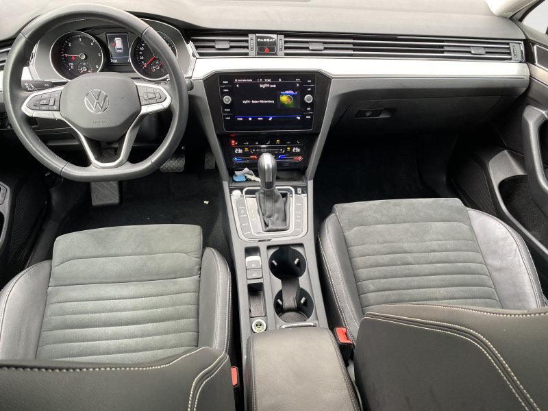 Volkswagen - Passat Variant Elegance 2.0 TDI DSG