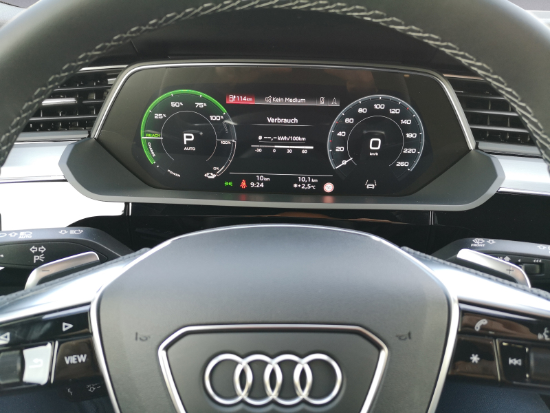 Audi - Q8 e-tron