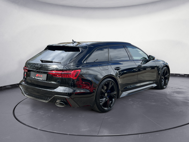 Audi - RS 6 Avant 441(600) kW(PS) tiptronic ,