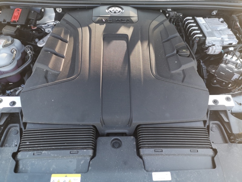 Volkswagen - Touareg R-Line 3,0 l V6 TDI SCR 4MOTION   8-Gang-Automatik (Tiptronic) , 