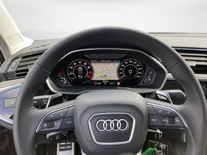 Audi - RSQ3