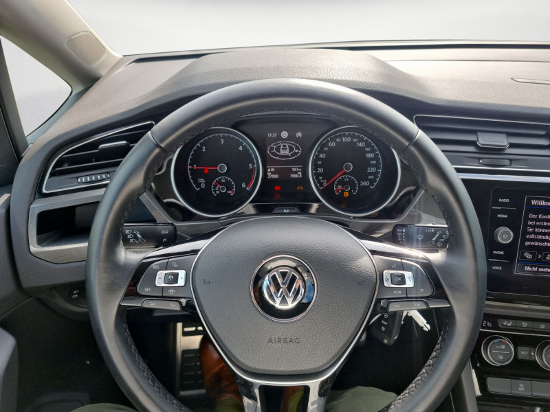 Volkswagen - Touran 2.0 TDI IQ Drive 5 Sitzer