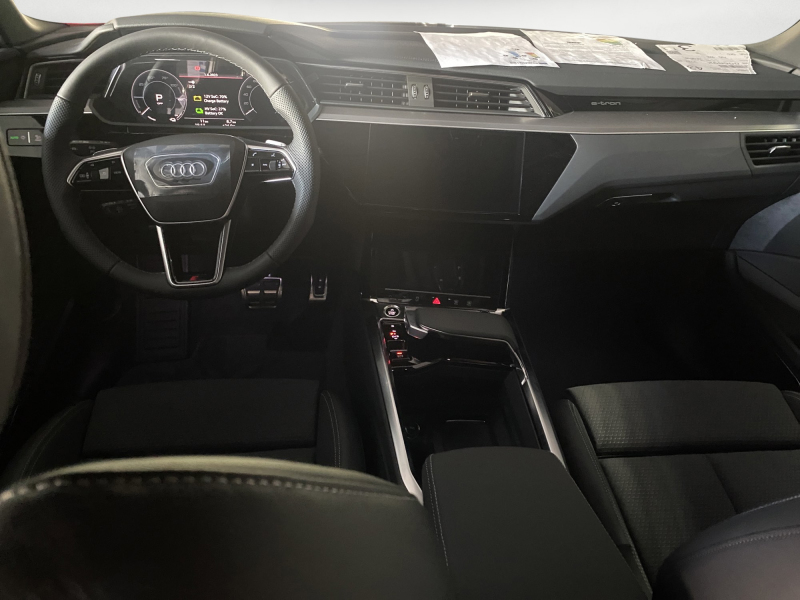 Audi - Q8  advanced 50 e-tron quattro   , 