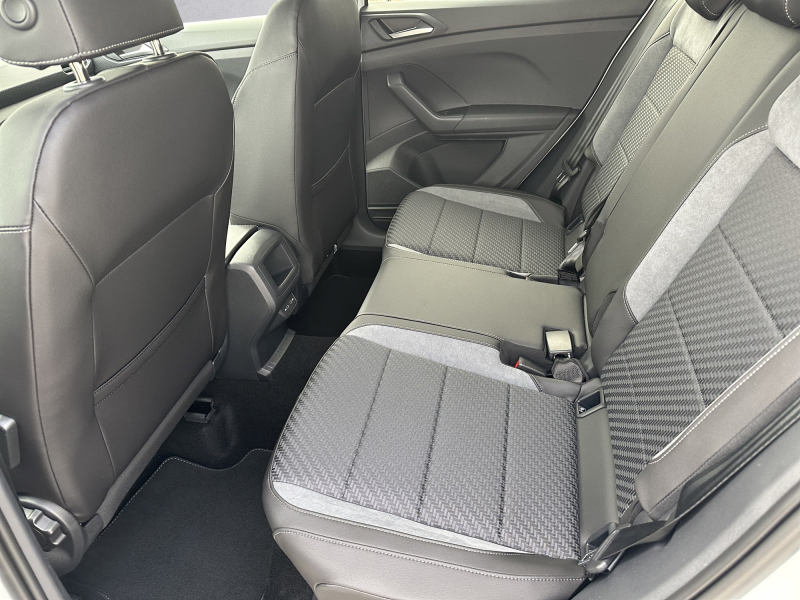 Volkswagen - T-Cross R-Line 1.5 l TSI ACT OPF  7-Gang-Doppelkupplungsgetriebe DSG ,