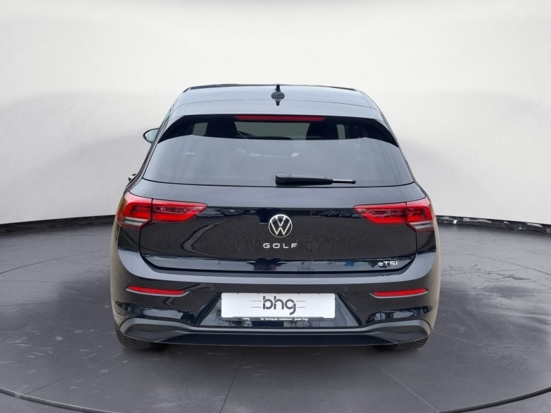 Volkswagen - Golf 1.5 eTSI DSG Life NAVI