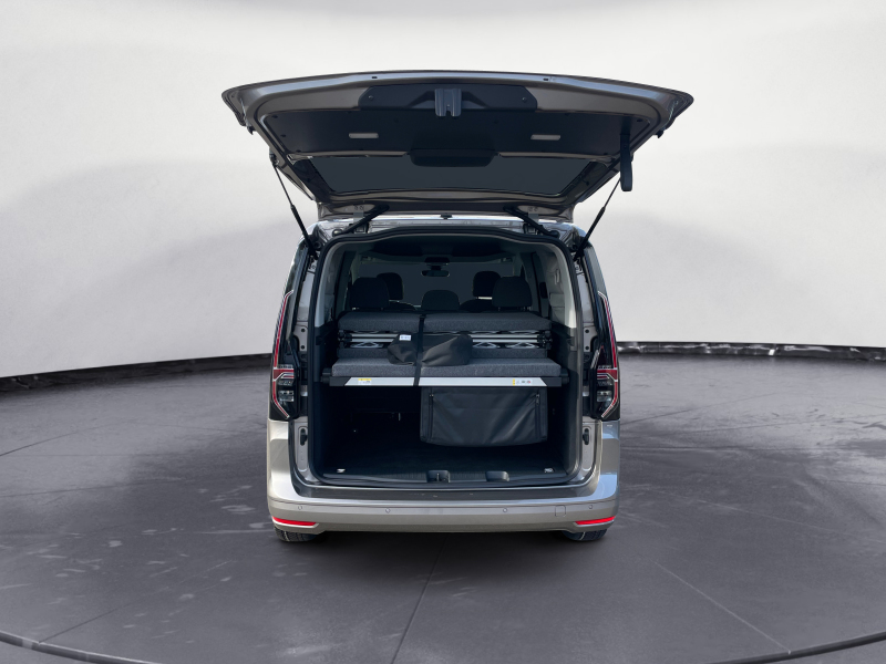 Volkswagen - NFZ Caddy California 5-Sitzer Motor: 1,5 l TSI EU6    Getriebe: 7-Gang-Doppelkupplungsgetriebe Radstand: 2755 mm , 