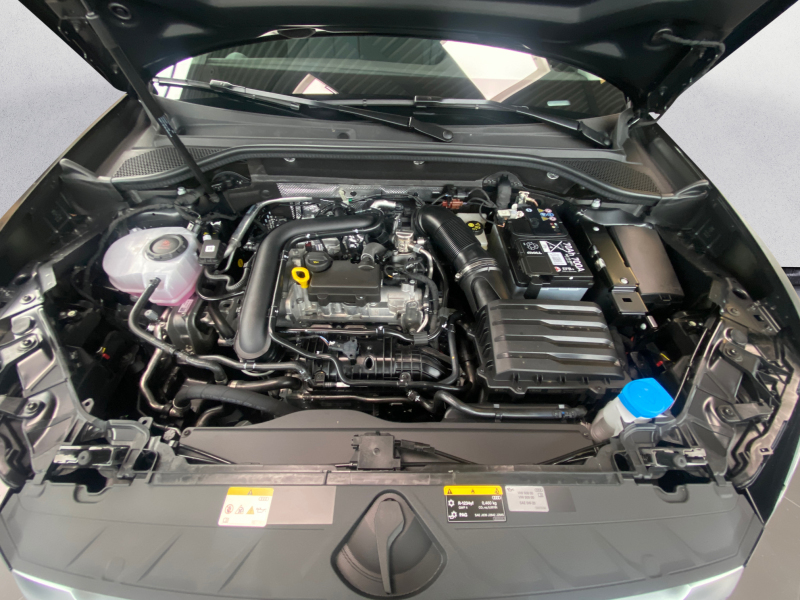 Audi - Q2 advanced 30 TFSI 81(110) kW(PS) Schaltgetriebe ,