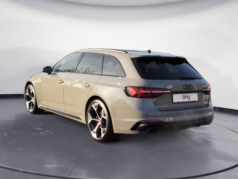 Audi - RS 4 Avant