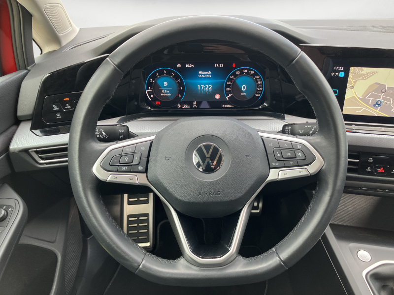 Volkswagen - Golf 1.5 TSI Active