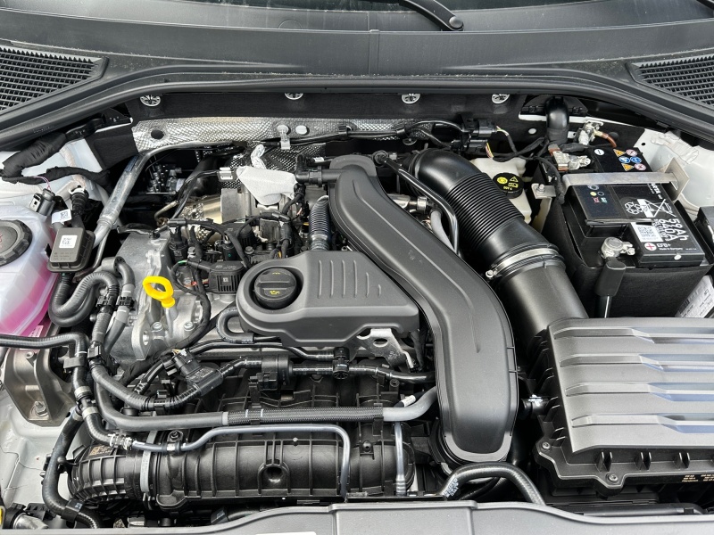 Volkswagen - T-Roc R-Line 1.5 l TSI OPF  7-Gang-Doppelkupplungsgetriebe DSG ,