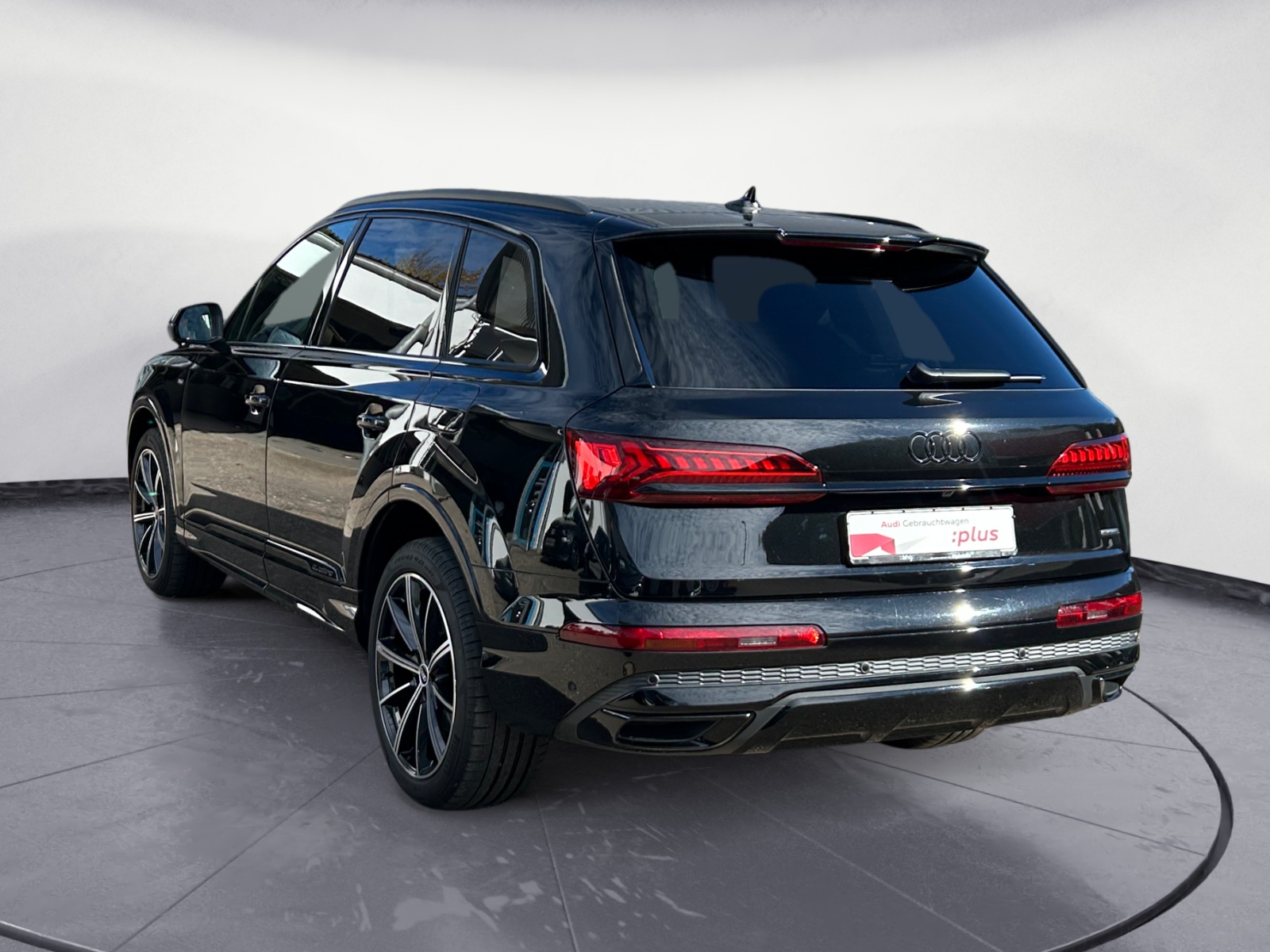 Audi - Q7 S line