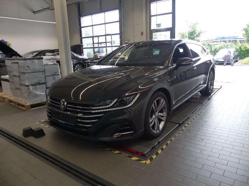 Volkswagen - Arteon Shooting Brake 2.0 TSI DSG R-Line