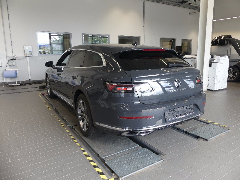 Volkswagen - Arteon Shooting Brake 2.0 TSI DSG R-Line