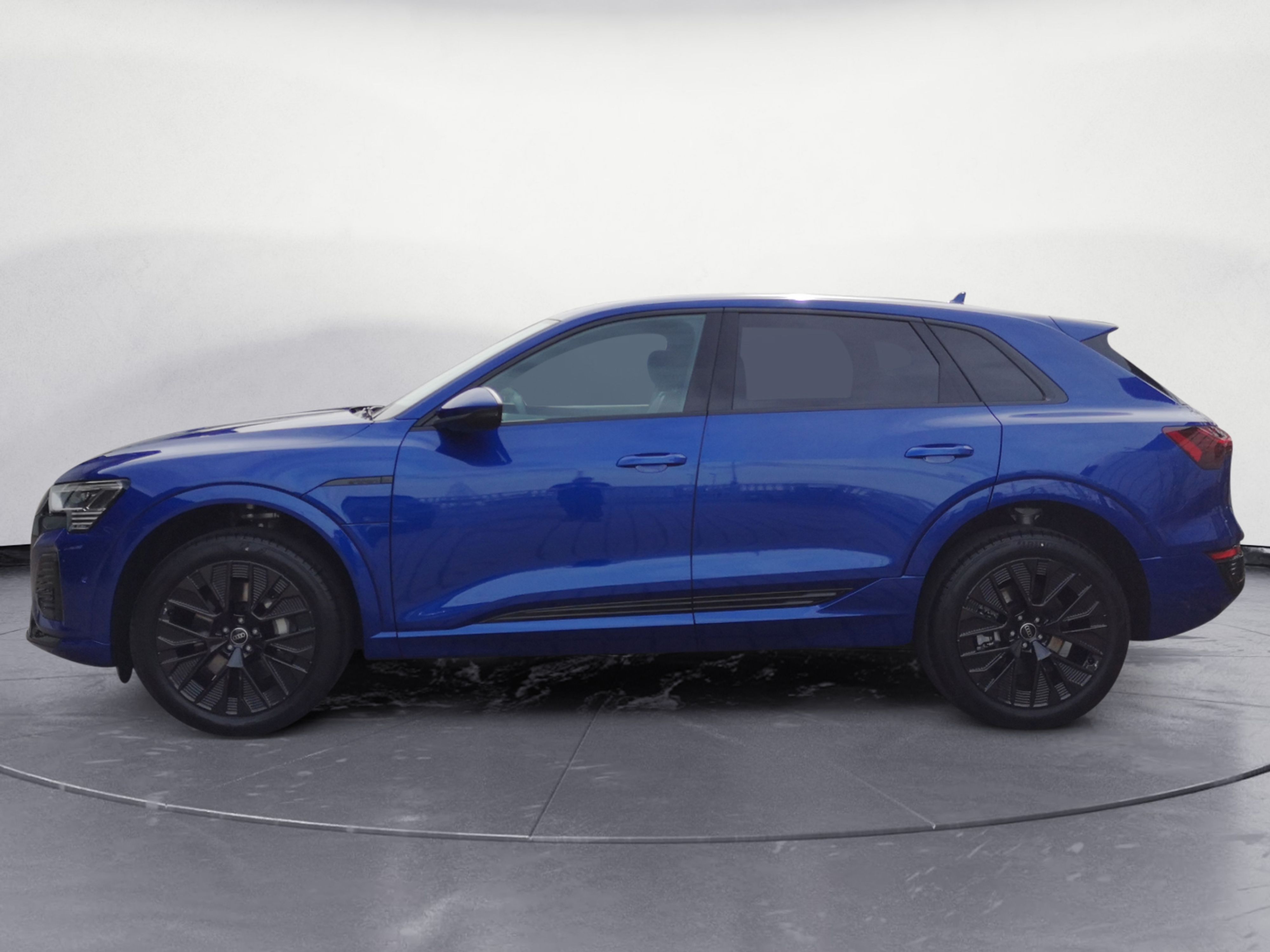 Audi - Q8 S line 50 e-tron quattro ,