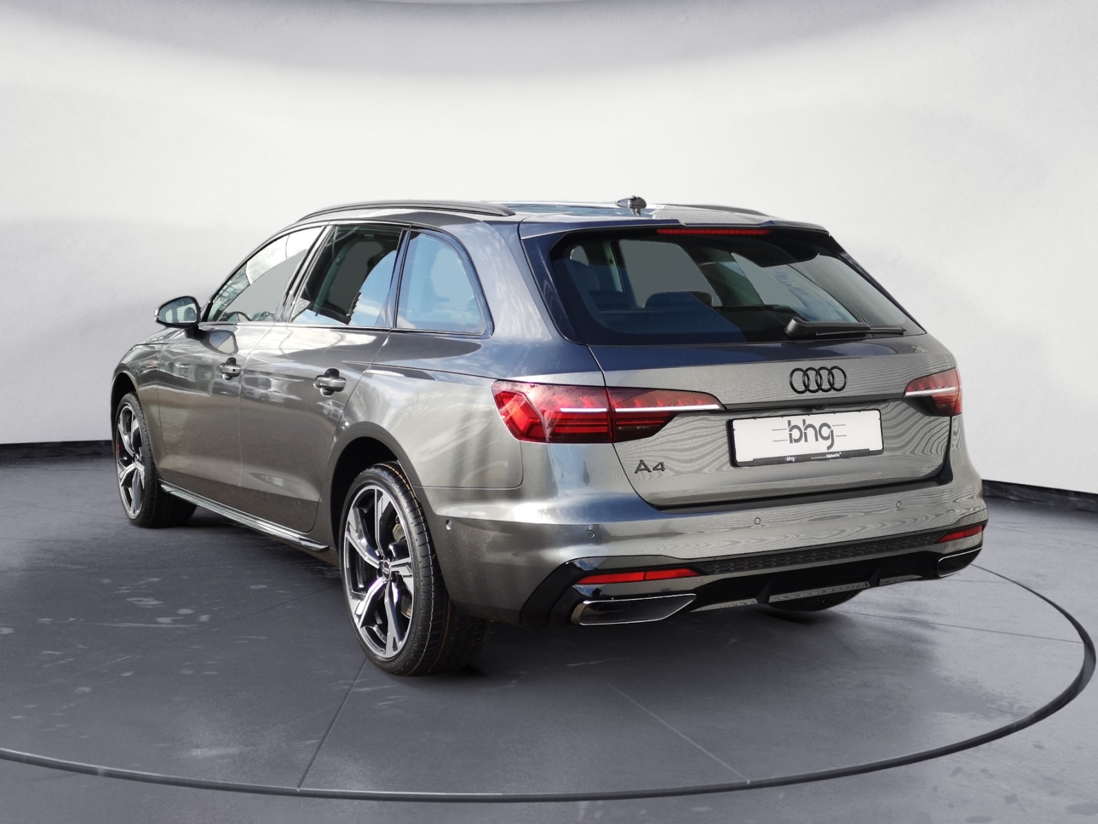 Audi - A4 Avant S line 35 TFSI S tronic