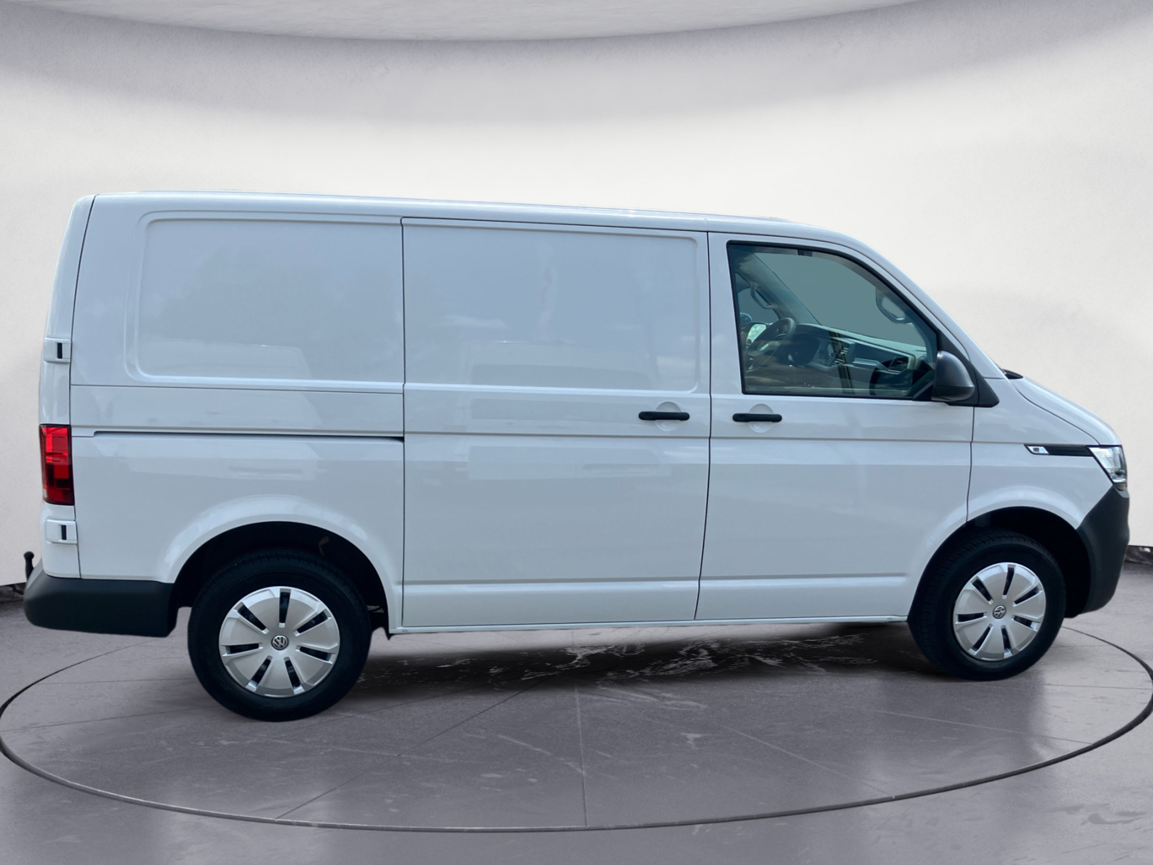 Volkswagen - Transporter 6.1 Kasten Motor: 2,0 l TDI SCR    Getriebe: 5-Gang-Schaltgetriebe Radstand: 3000 mm , 