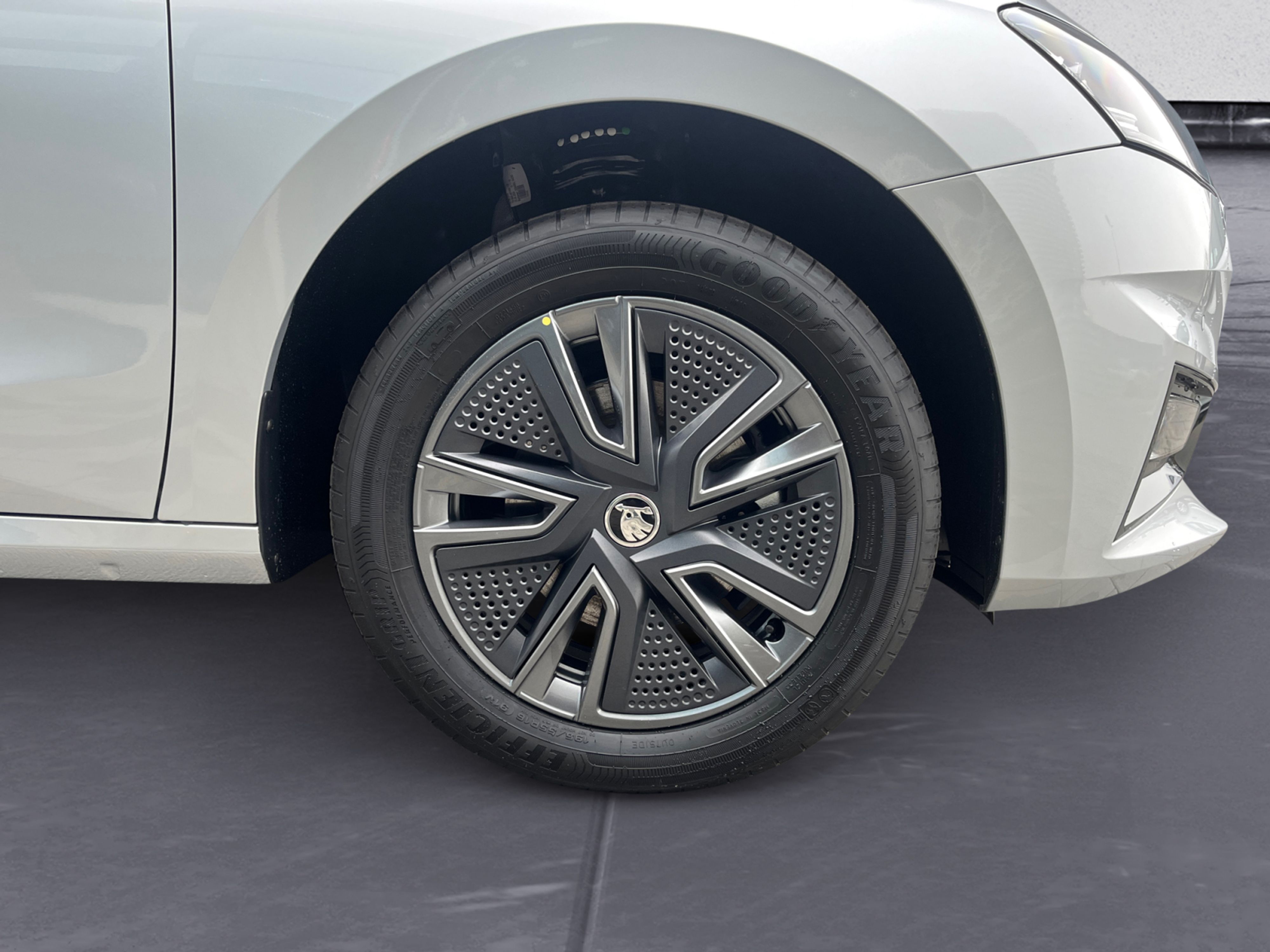 Skoda - Fabia Drive 1,0 TSI 7-Gang-DSG