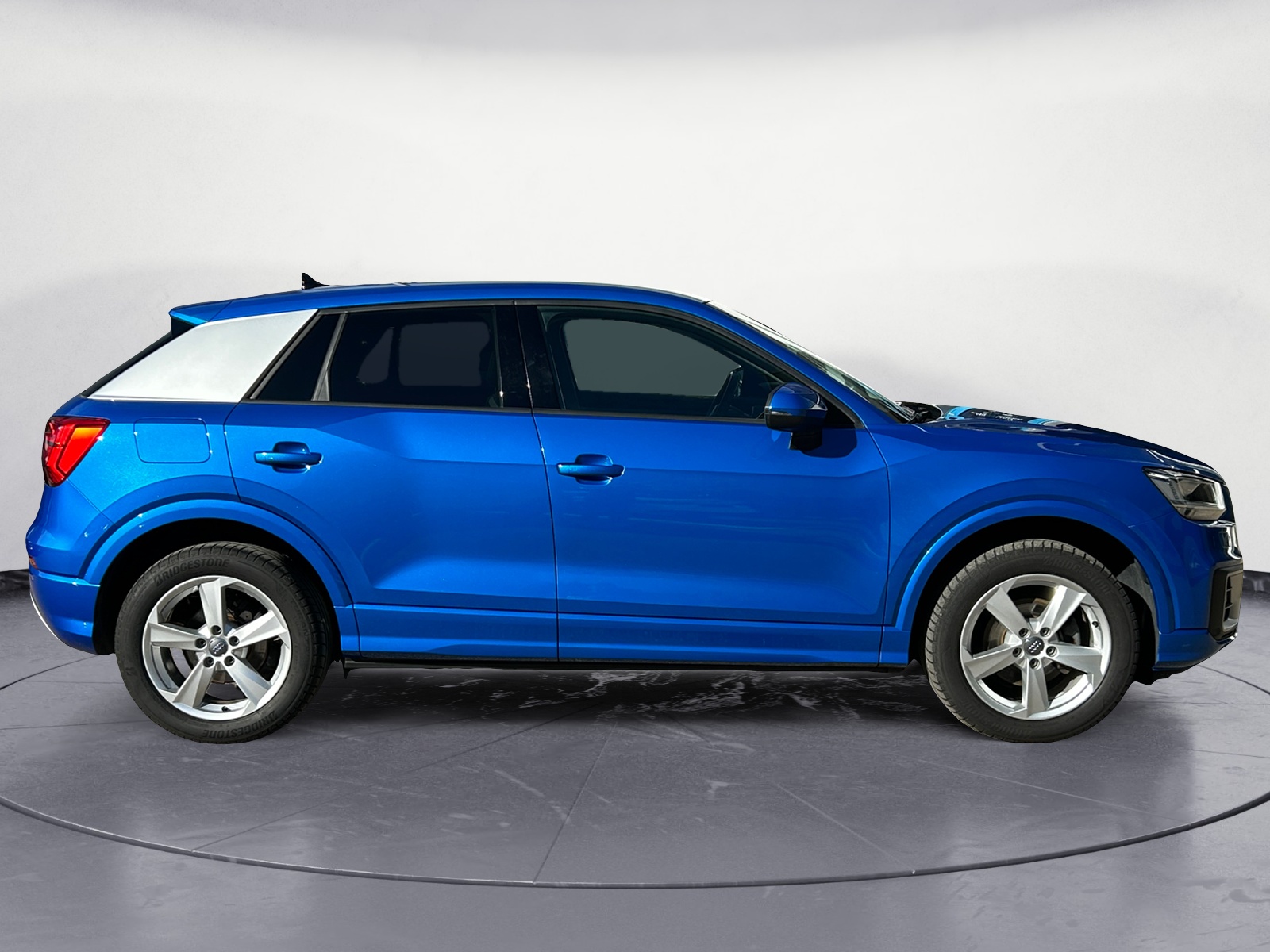 Audi - Q2