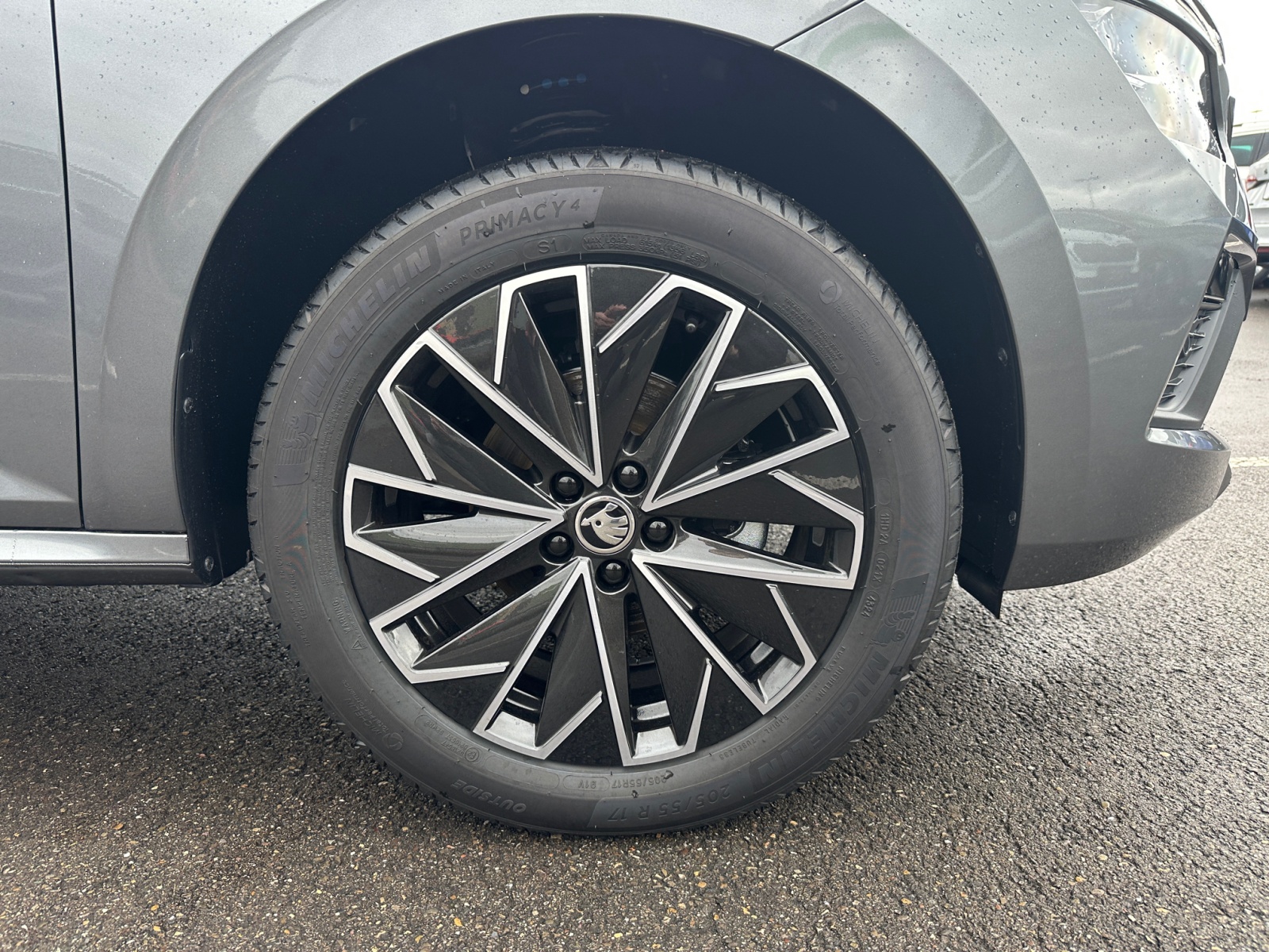 Skoda - Kamiq Drive 1,0 TSI  7-Gang-DSG