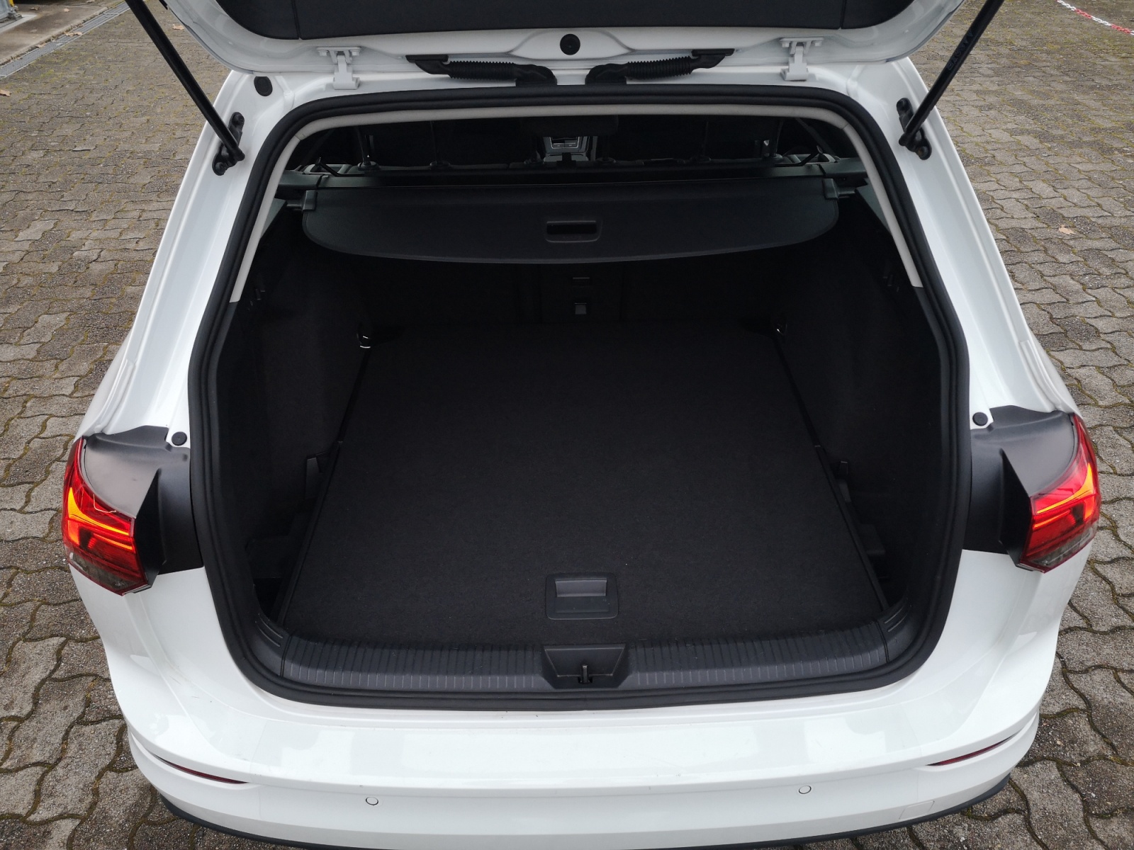 Volkswagen - Golf Variant 1.0 TSI Life
