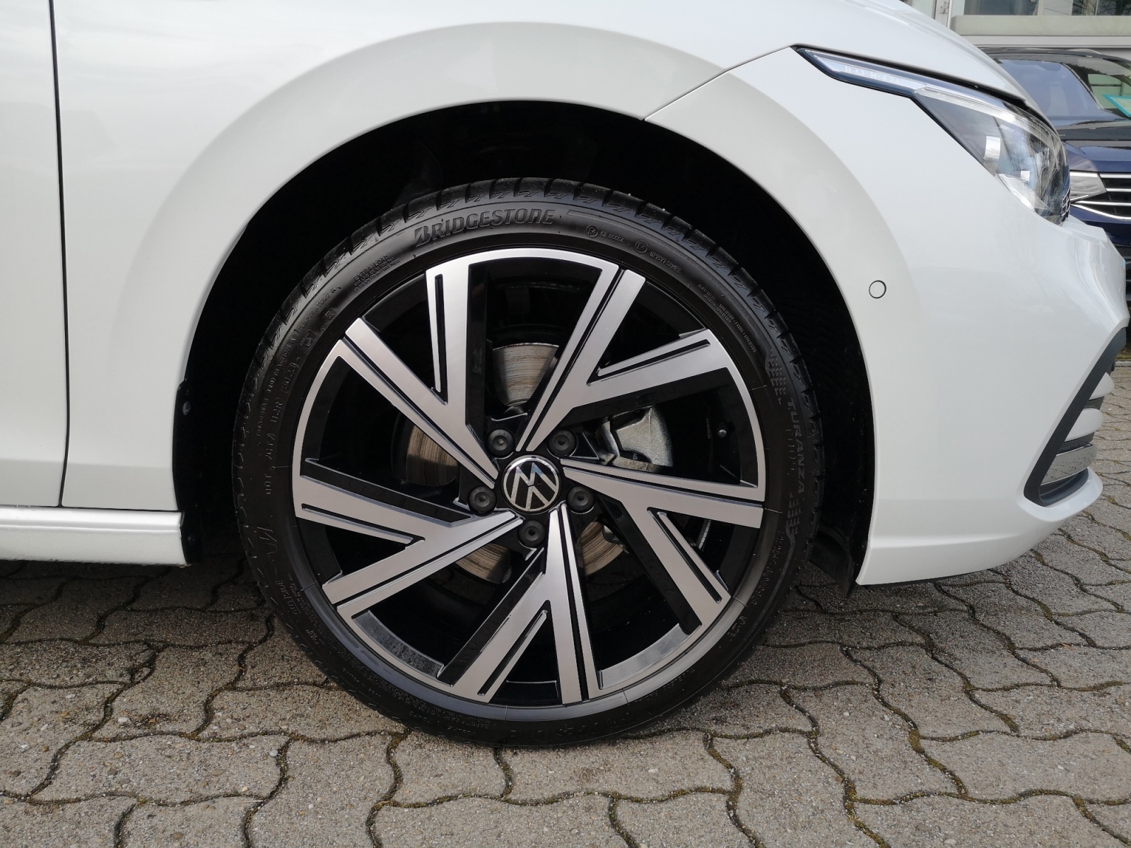 Volkswagen - Golf 1.5 eTSI DSG Style