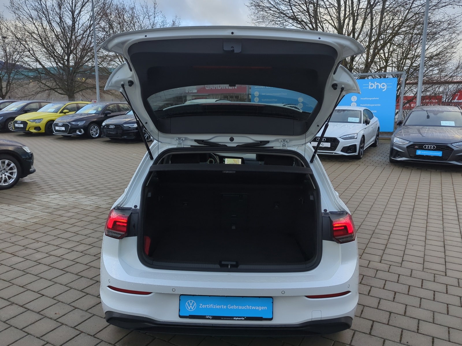 Volkswagen - Golf Life 1,5 eTSI OPF  DSG