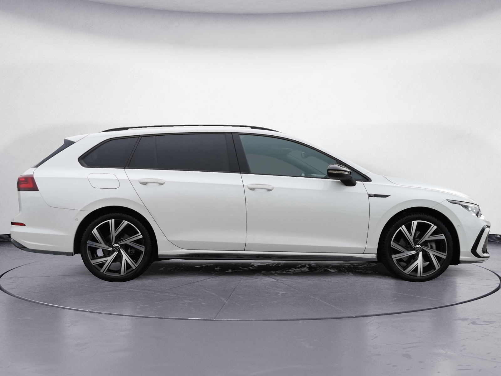 Volkswagen - Golf Variant 2.0 TSI DSG R-Line
