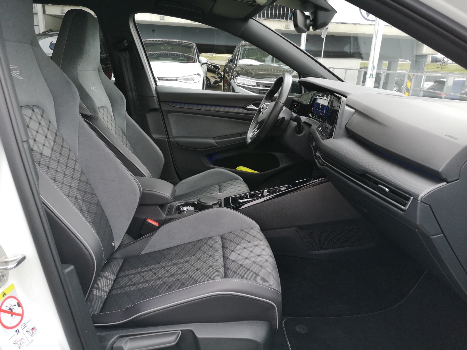 Volkswagen - Golf Variant 2.0 TSI DSG R-Line