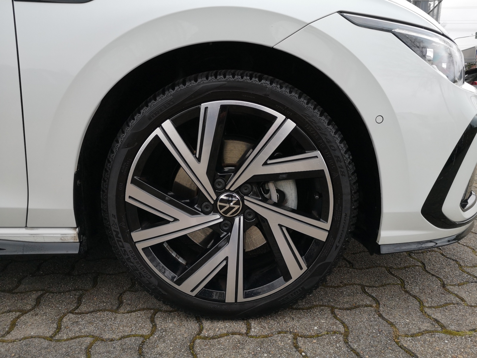 Volkswagen - Golf Variant 2.0 TSI DSG R-Line