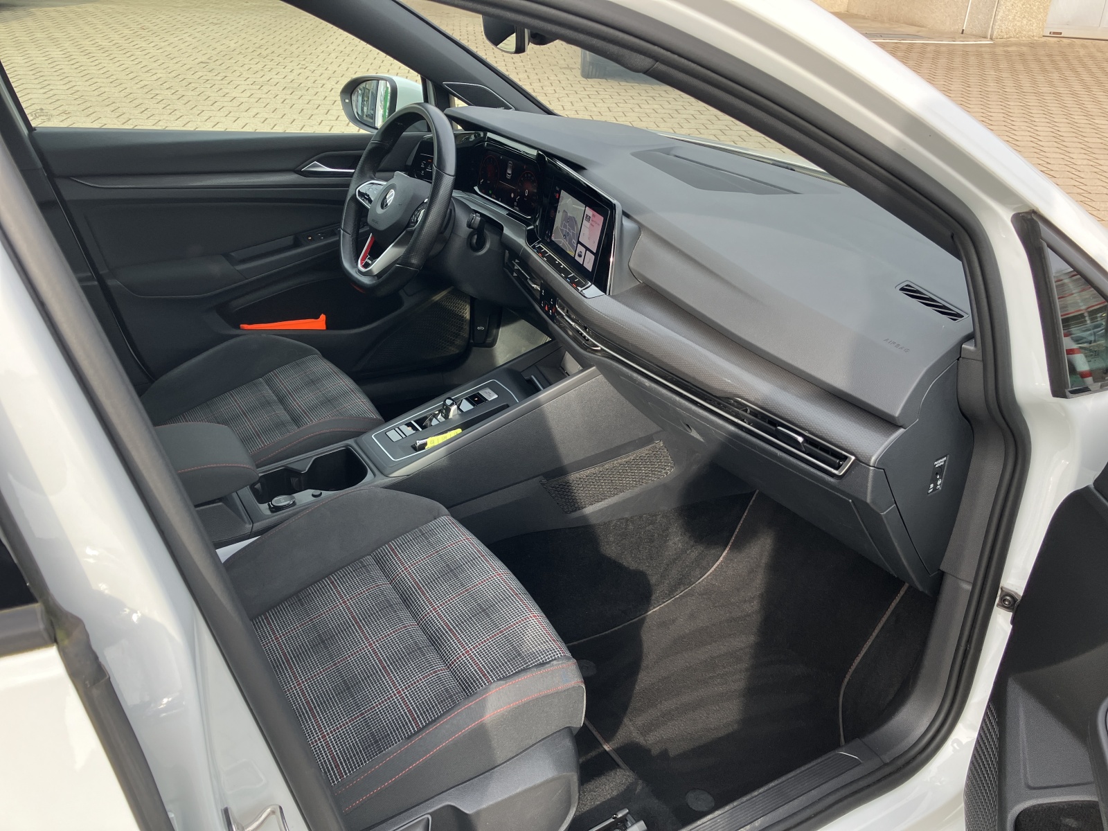 Volkswagen - Golf 2.0 TSI DSG GTI