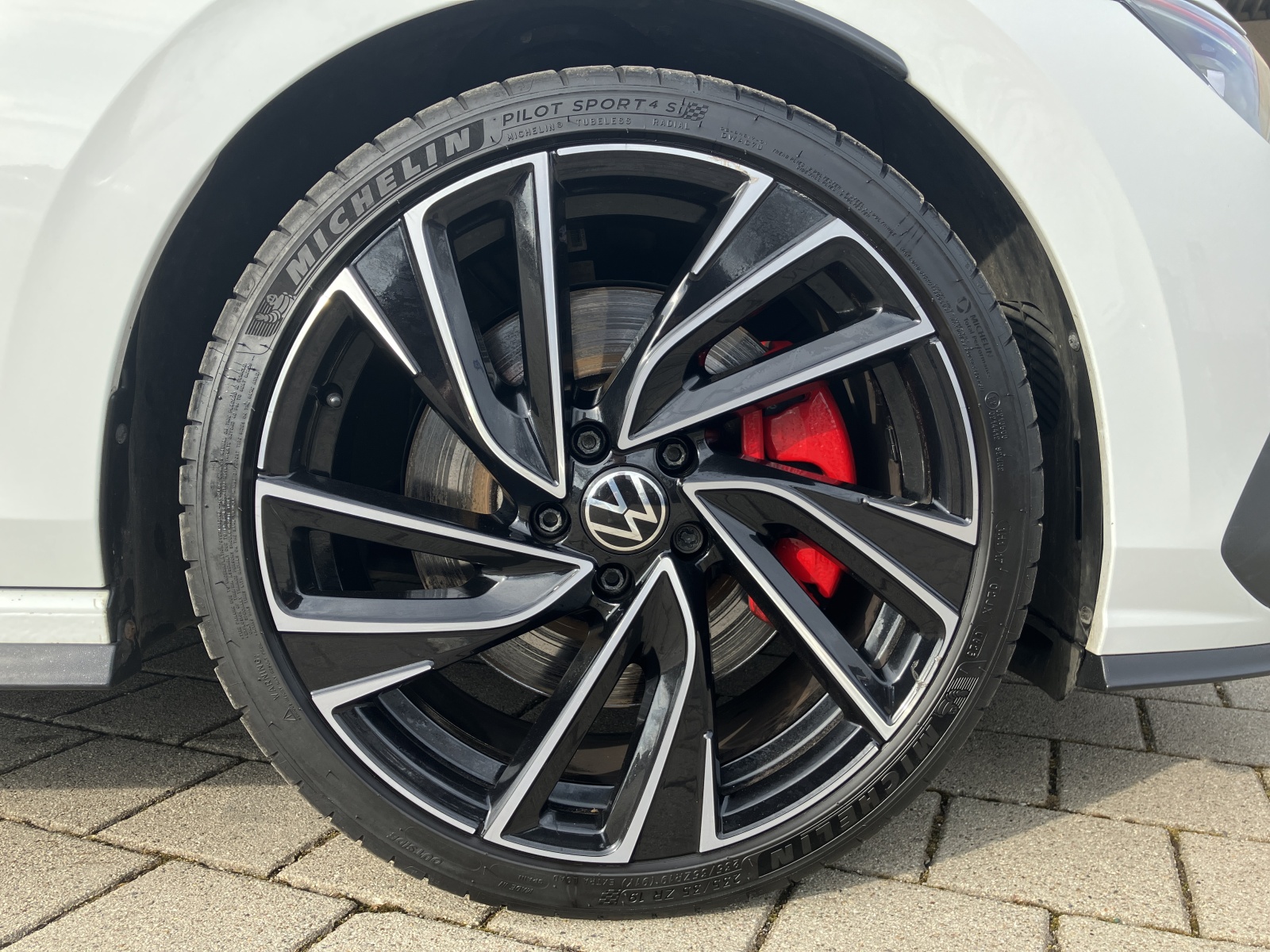 Volkswagen - Golf 2.0 TSI DSG GTI