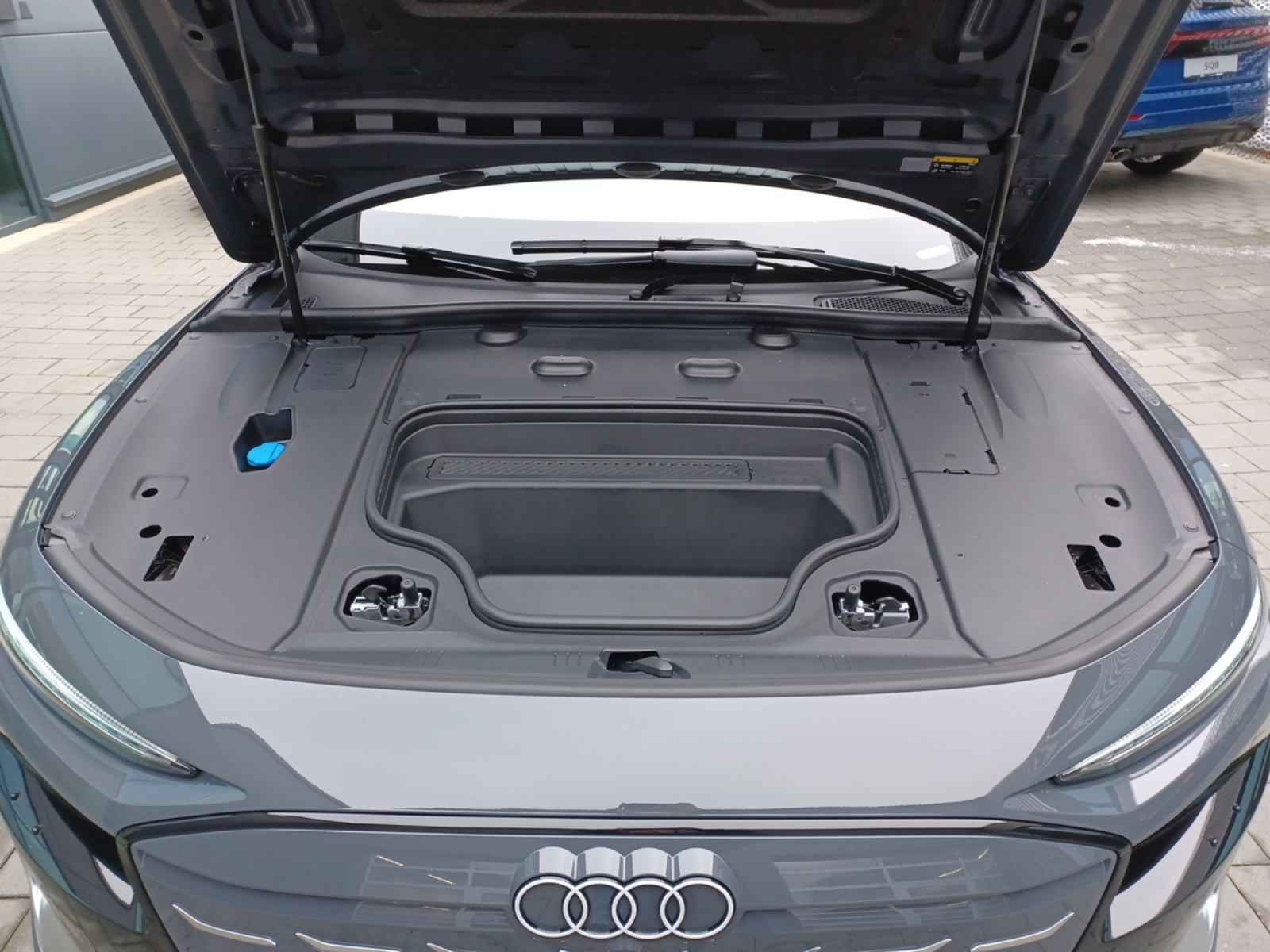 Audi - S6 Avant e-tron
