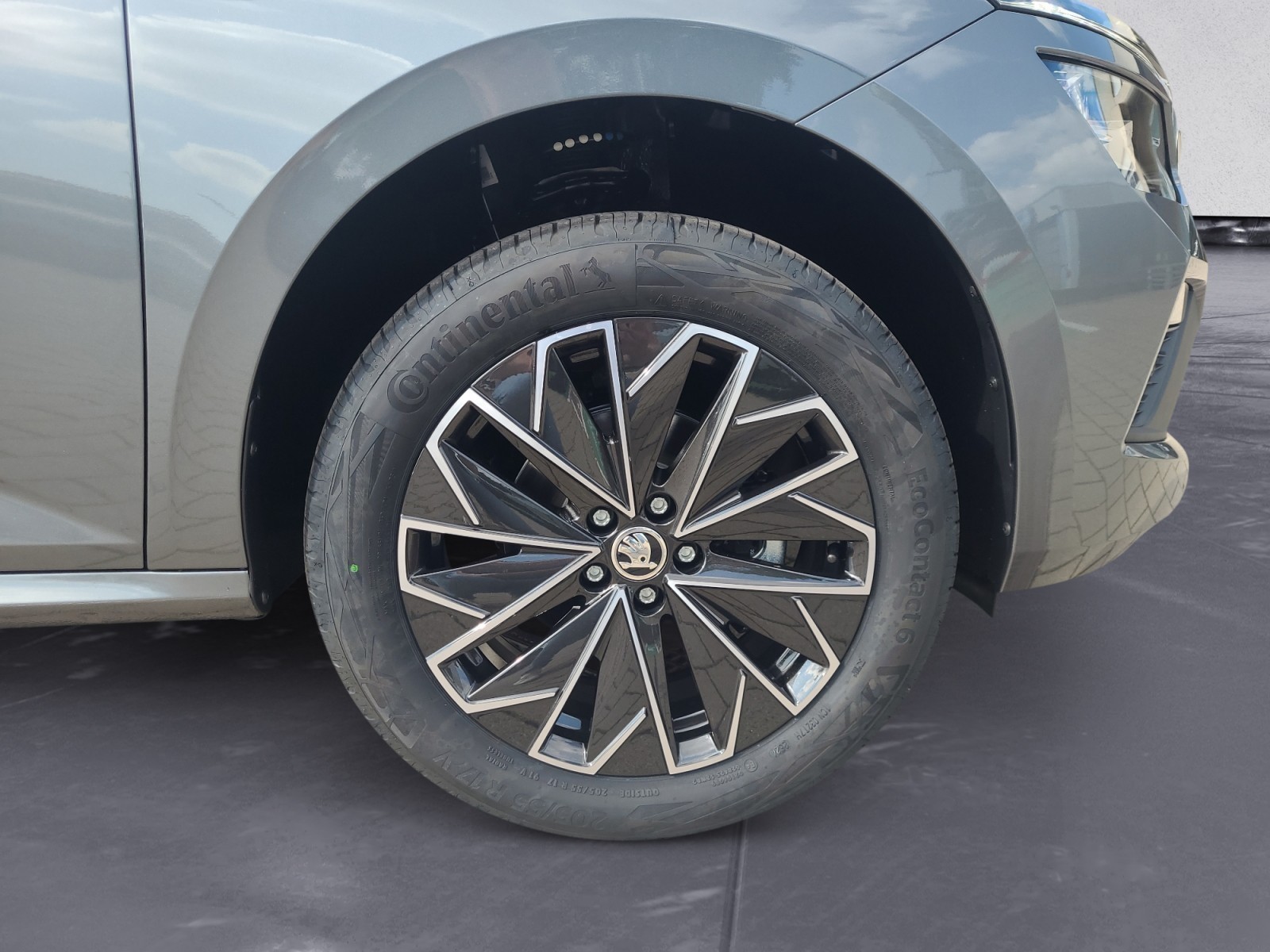 Skoda - Kamiq Drive 1,0 TSI  5-Gang mech.