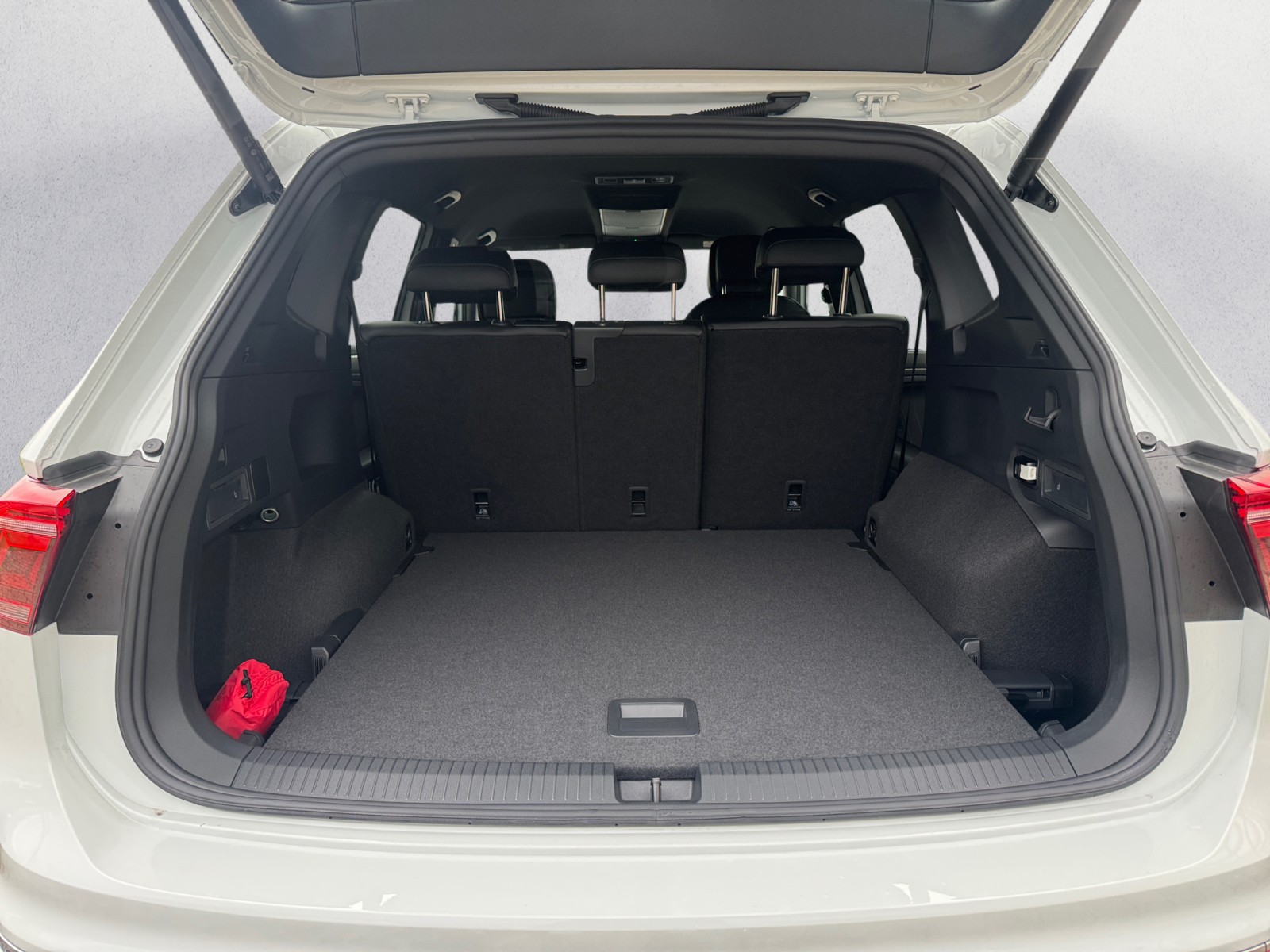 Volkswagen - Tiguan Allspace R-Line 2,0 l TDI SCR 4MO