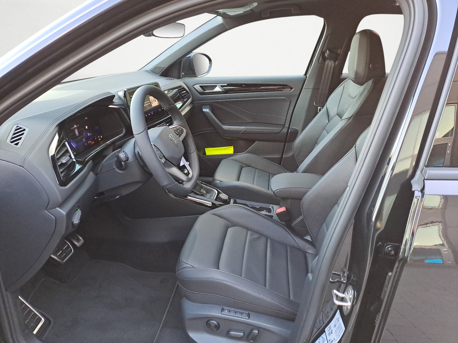 Volkswagen - T-Roc R-Line 2.0 l TSI OPF 4MOTION 140 k W 7-Gang-Doppelkupplungsgetrieb e DSG