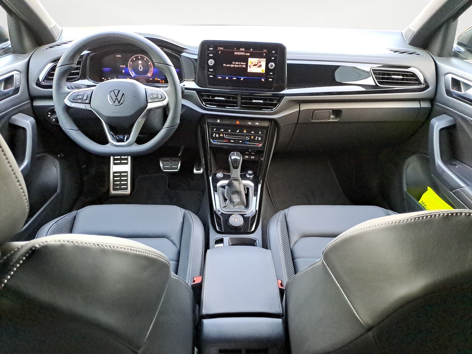 Volkswagen - T-Roc R-Line 2.0 l TSI OPF 4MOTION 140 k W 7-Gang-Doppelkupplungsgetrieb e DSG