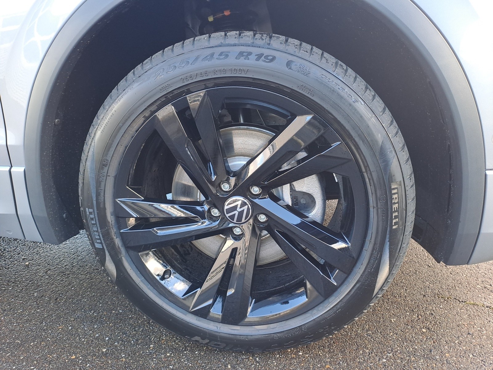 Volkswagen - Tiguan Allspace R-Line 2,0 l TDI SCR 4MO TION   7-Gang-Doppelkupplu ngsgetriebe DSG