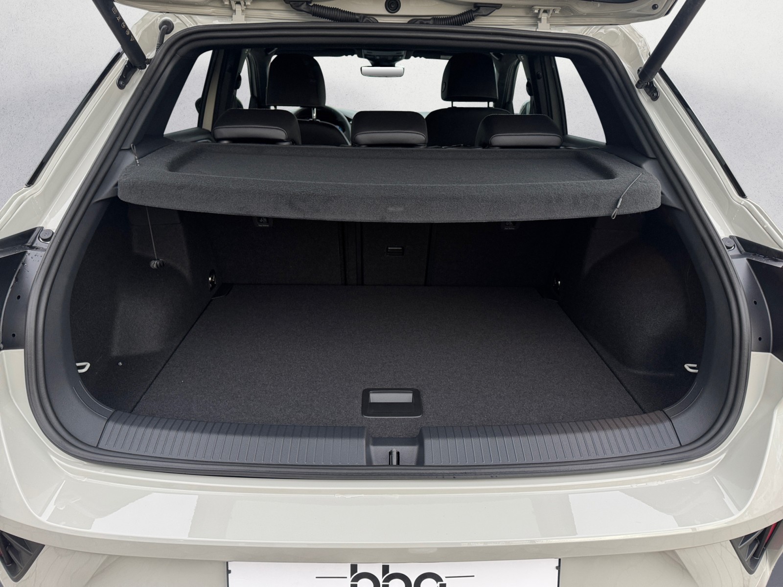 Volkswagen - T-Roc R-Line 1.5 l TSI OPF (150 P S) 7-Gang-Doppelkupplungsgetriebe DSG