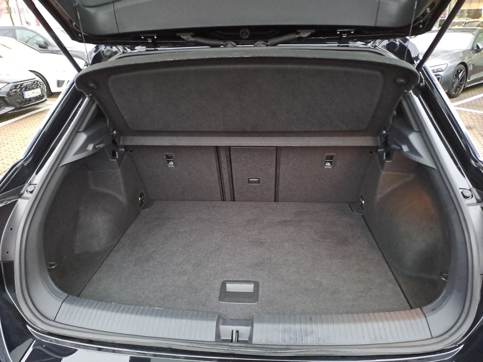 Volkswagen - T-Roc Life 1.5 l TSI OPF