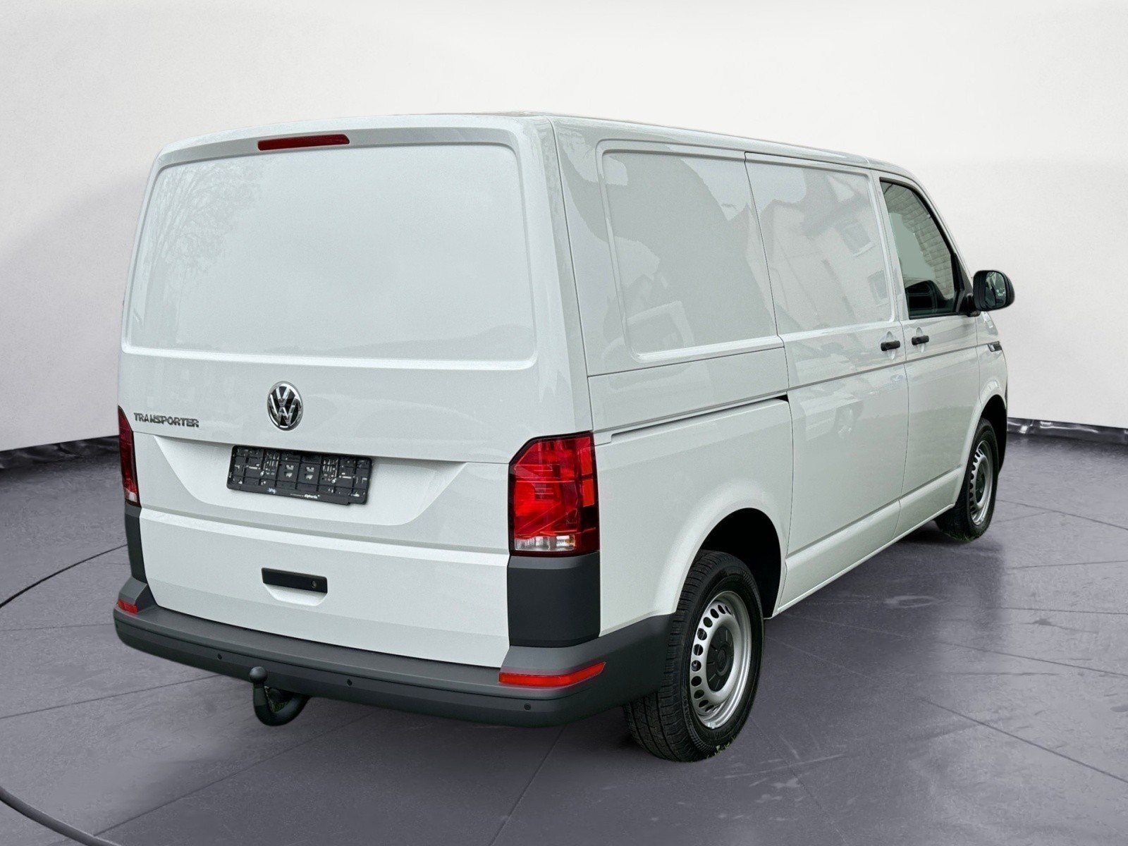 Volkswagen - Transporter 6.1 Kasten 2,0 l  TDI SCR Frontantrieb 5-Gang Radst. 3000 mm