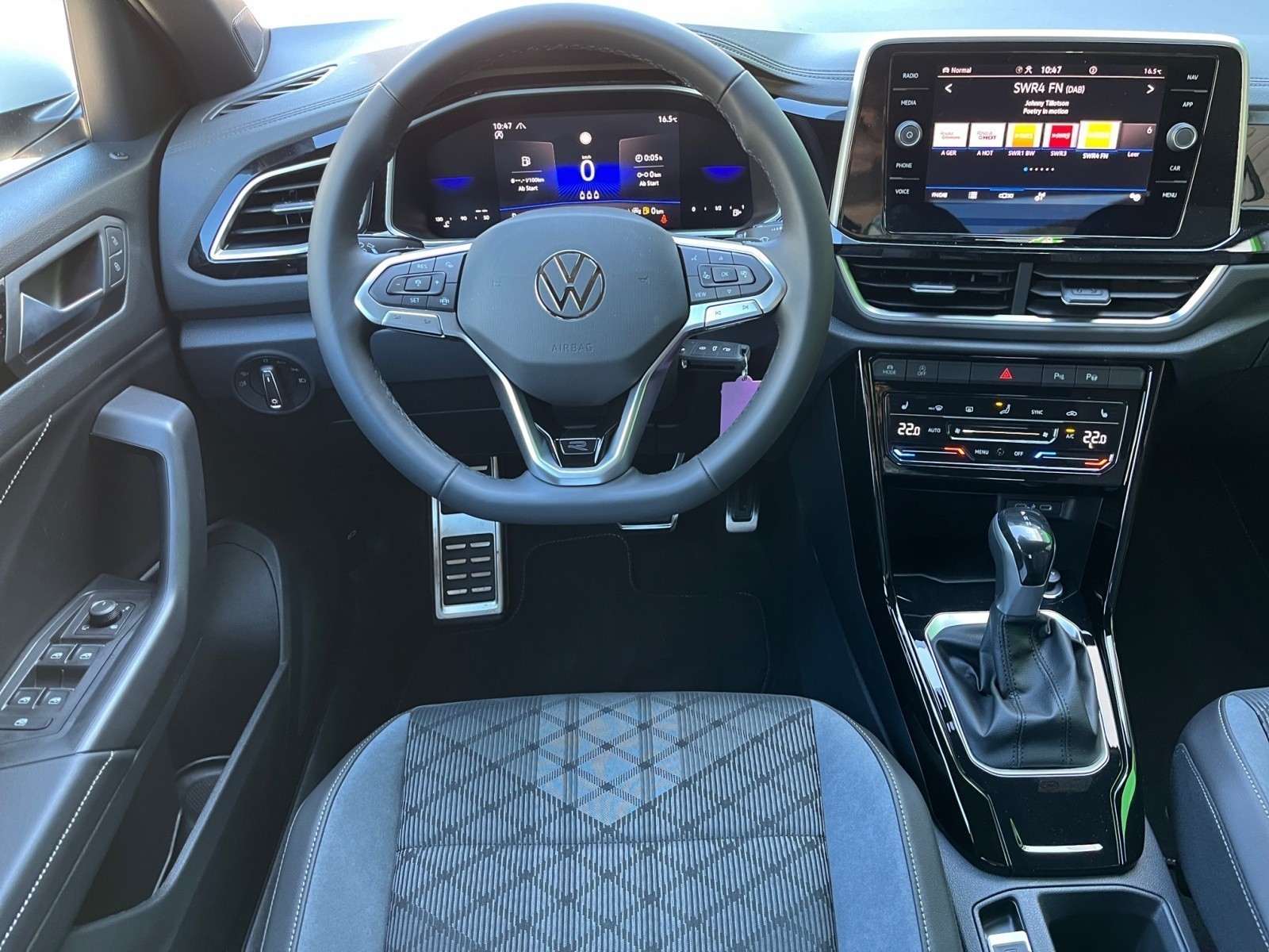 Volkswagen - T-Roc R-Line 1.5 l TSI OPF  7-Gang-Doppelkupplungsgetriebe DSG ,