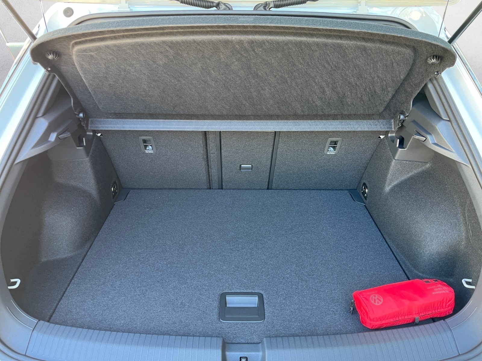 Volkswagen - T-Roc R-Line 1.5 l TSI OPF  7-Gang-Doppelkupplungsgetriebe DSG ,