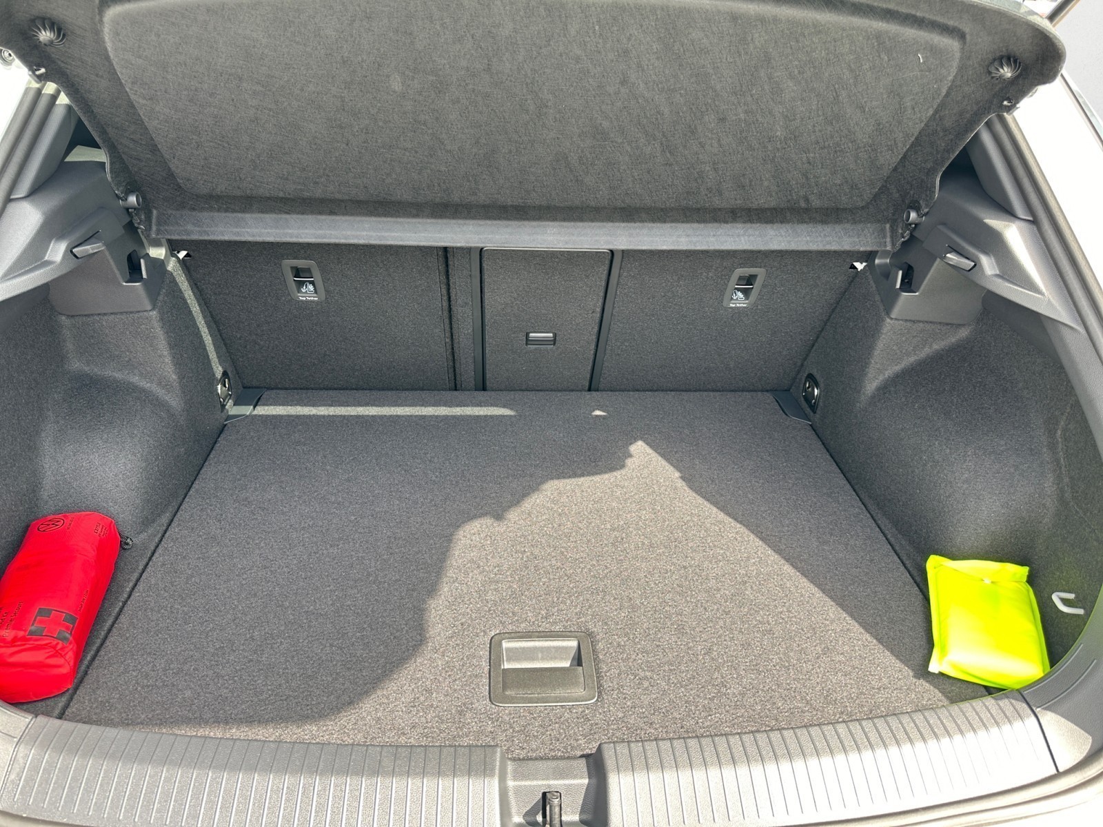 Volkswagen - T-Roc R-Line 1.5 l TSI OPF  7-Gang-Doppelkupplungsgetriebe DSG ,